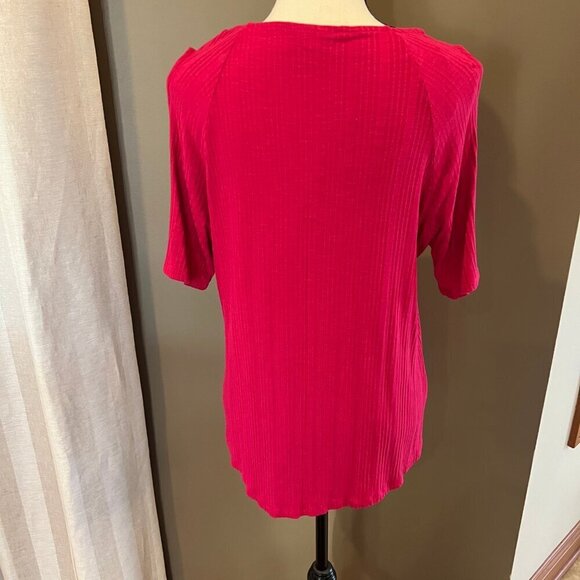 Jennifer Lopez Short Sleeve Raspberry, Shoulder show, Size Large - Picture 5 of 9